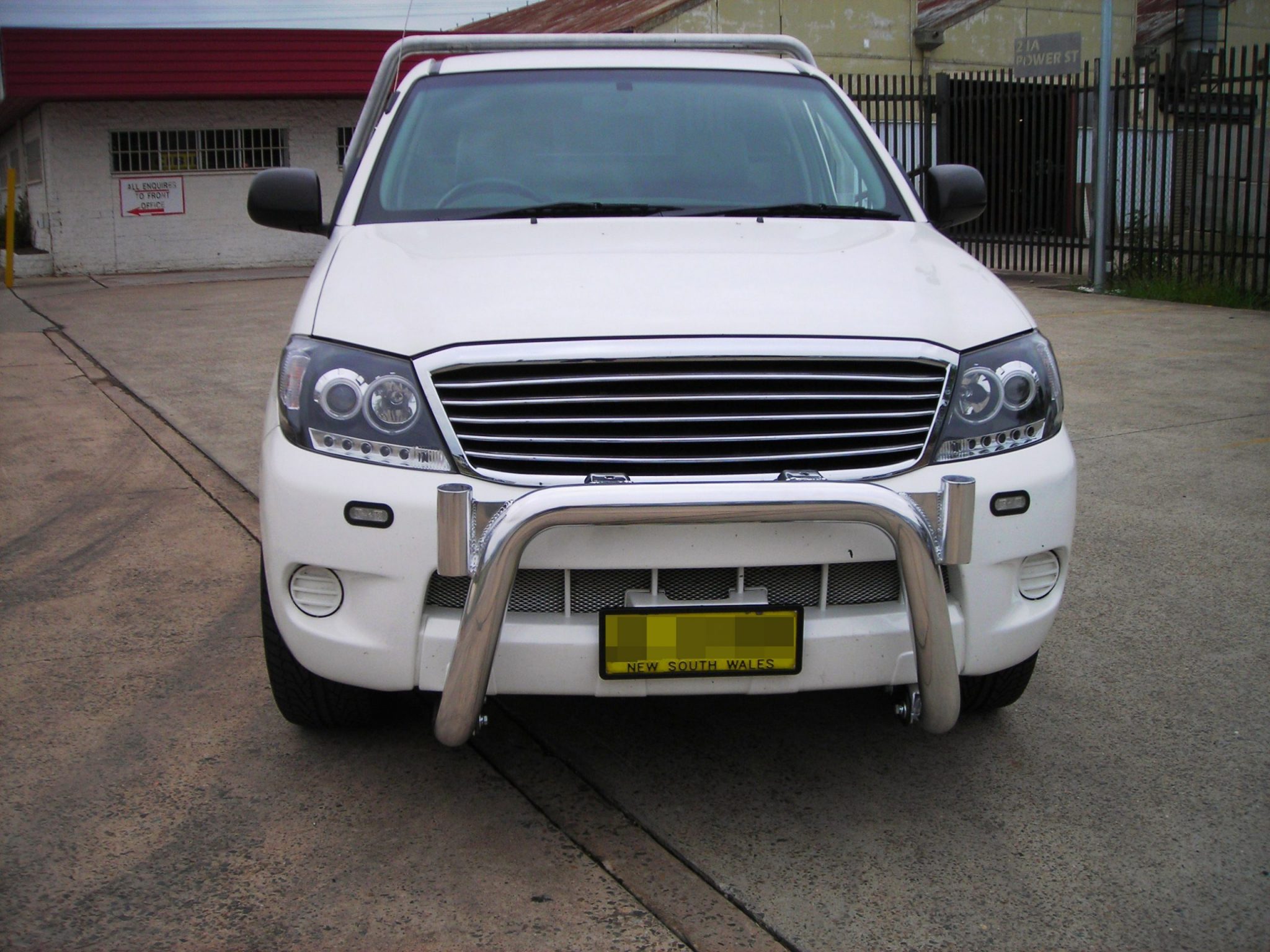 Suitable for Toyota Hilux Nudge Bar (04/05 – 08/11) – Formula Offroad